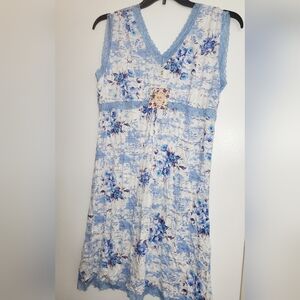 Floral Blue and White Chemise